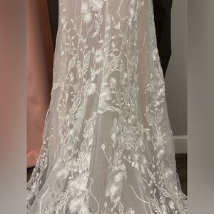 Brand new wedding dress